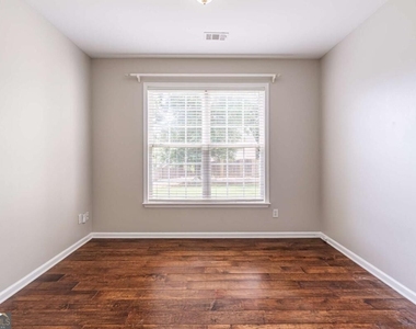230 Albrighton Court - Photo Thumbnail 9