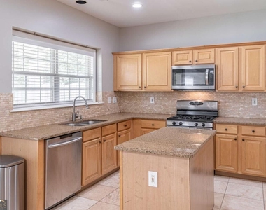 230 Albrighton Court - Photo Thumbnail 3