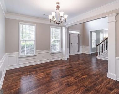 230 Albrighton Court - Photo Thumbnail 8