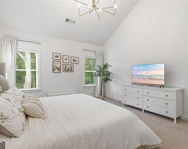 5045 Reserve Drive - Photo Thumbnail 14