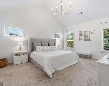 5045 Reserve Drive - Photo Thumbnail 13