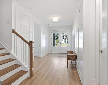 5045 Reserve Drive - Photo Thumbnail 12