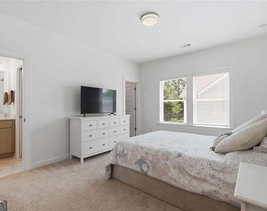 5045 Reserve Drive - Photo Thumbnail 26