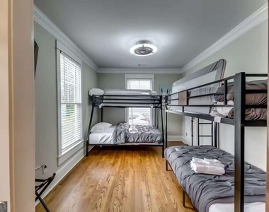 1362 Eubanks Avenue - Photo Thumbnail 3