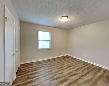 7510 Elliot Way - Photo Thumbnail 8