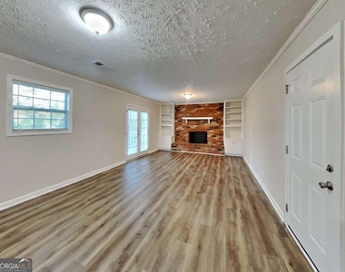 7510 Elliot Way - Photo Thumbnail 3