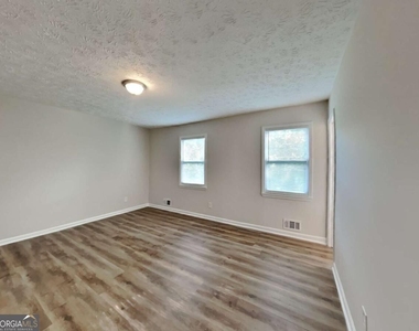7510 Elliot Way - Photo Thumbnail 6