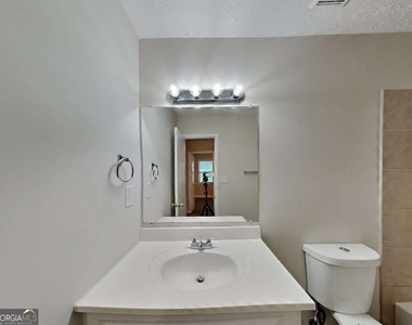 7510 Elliot Way - Photo Thumbnail 14
