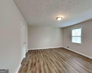 7510 Elliot Way - Photo Thumbnail 10