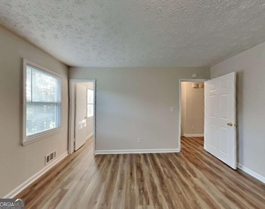 7510 Elliot Way - Photo Thumbnail 12