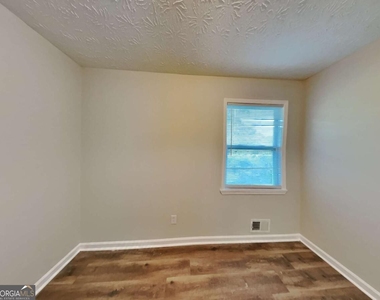 7510 Elliot Way - Photo Thumbnail 7