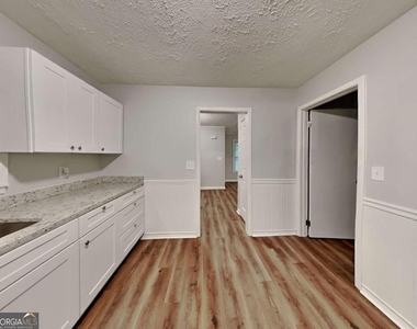1125 Curtis Drive - Photo Thumbnail 3