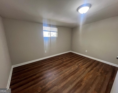 49 Quarry Street - Photo Thumbnail 4