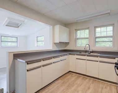 7985 Midway Road - Photo Thumbnail 5