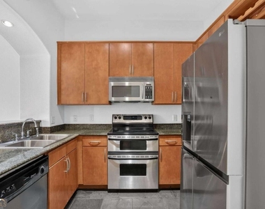 3445 Stratford Road Ne - Photo Thumbnail 3