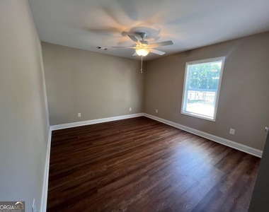 5964 Moon Drive - Photo Thumbnail 3