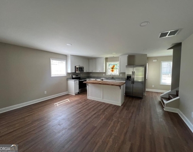 5964 Moon Drive - Photo Thumbnail 2