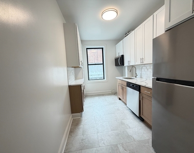 382 Wadsworth Avenue - Photo Thumbnail 2