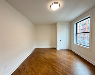 382 Wadsworth Avenue - Photo Thumbnail 7
