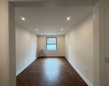 382 Wadsworth Avenue - Photo Thumbnail 5