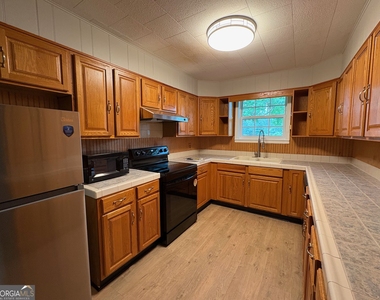 106 Cherry Street - Photo Thumbnail 2