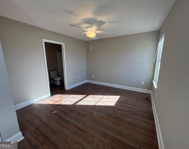 70 Liberty Court - Photo Thumbnail 5