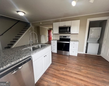 21 Highland Street - Photo Thumbnail 3