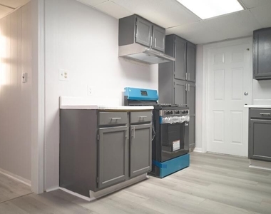 1425 Southland Vista Courts Ne - Photo Thumbnail 4