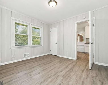 2690 Lake Harbin Road - Photo Thumbnail 11