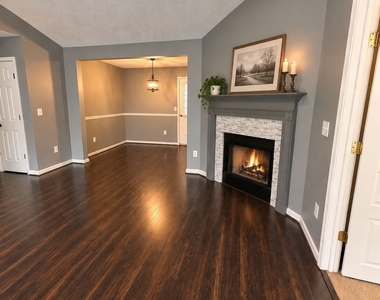 201 Derek Court - Photo Thumbnail 4
