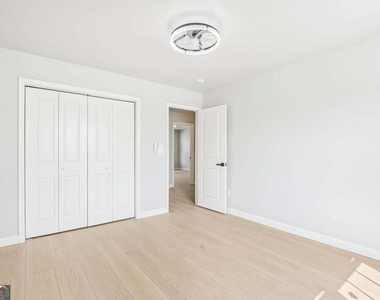 78 Crescent Commons - Photo Thumbnail 32