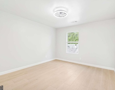 78 Crescent Commons - Photo Thumbnail 33