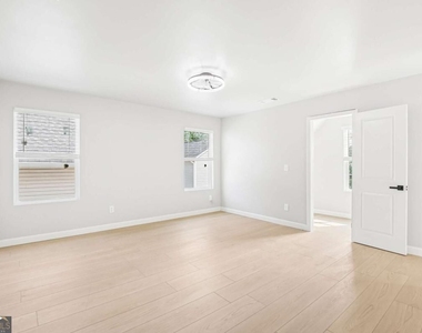 78 Crescent Commons - Photo Thumbnail 24