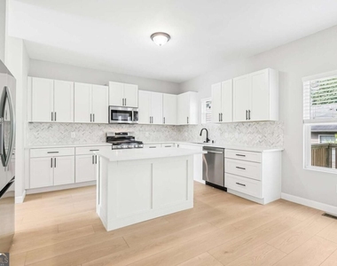 78 Crescent Commons - Photo Thumbnail 17