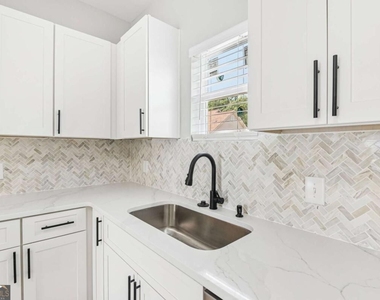 78 Crescent Commons - Photo Thumbnail 14