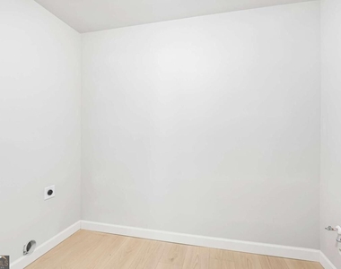 78 Crescent Commons - Photo Thumbnail 23