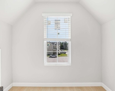 78 Crescent Commons - Photo Thumbnail 28