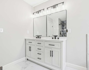 78 Crescent Commons - Photo Thumbnail 20