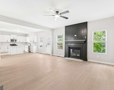 78 Crescent Commons - Photo Thumbnail 6