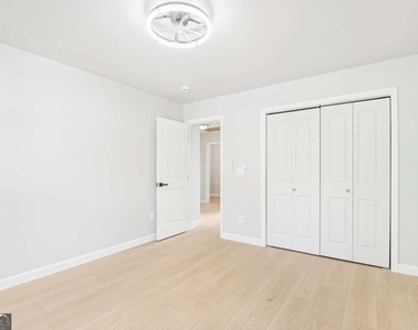 78 Crescent Commons - Photo Thumbnail 35