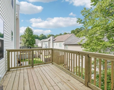 78 Crescent Commons - Photo Thumbnail 3