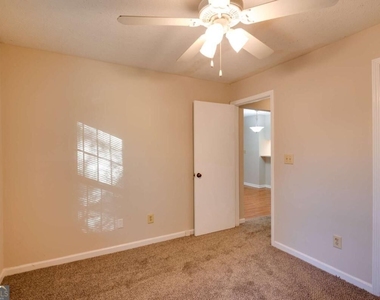 466 Teal Court - Photo Thumbnail 17