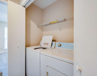 466 Teal Court - Photo Thumbnail 23