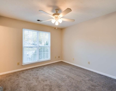 466 Teal Court - Photo Thumbnail 16
