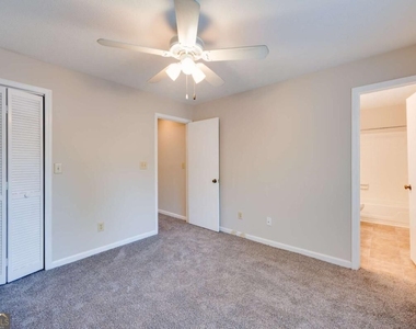 466 Teal Court - Photo Thumbnail 20
