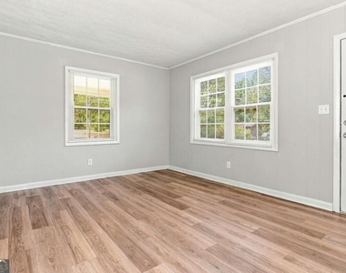 316 Eleanor Drive - Photo Thumbnail 5