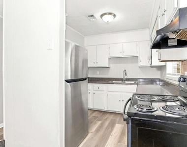 316 Eleanor Drive - Photo Thumbnail 3