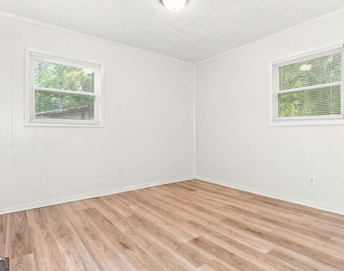 316 Eleanor Drive - Photo Thumbnail 10