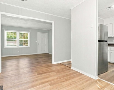 316 Eleanor Drive - Photo Thumbnail 7