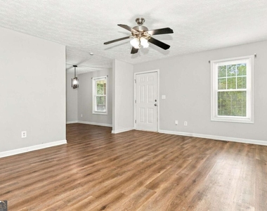 316 Eleanor Drive - Photo Thumbnail 4